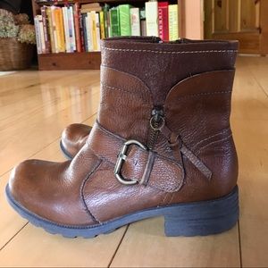 earth origins leather ankle boots with buckle